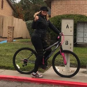 Meet your Posher, Ivette